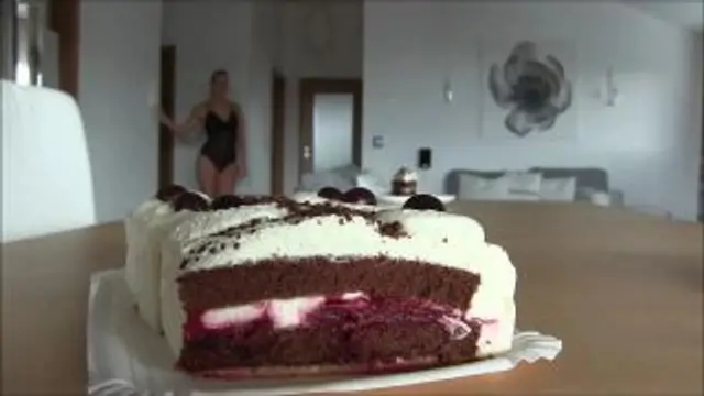 Sexy mit Sahnetorte vollgesaut - Crushing deluxe