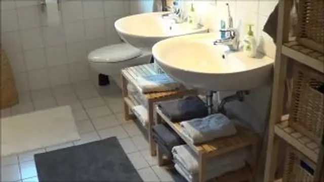 Stiefbruder bespritzt das Luder