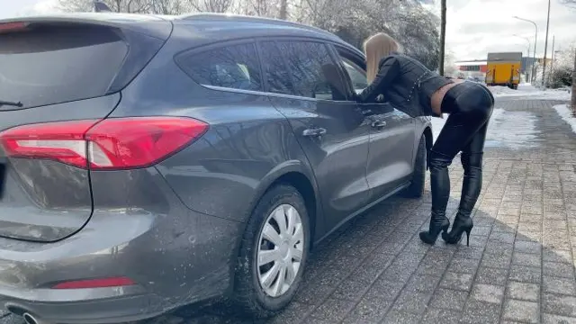 Straßen HOBBYHURE | Leggings Bitch gefickt und vollgespritzt