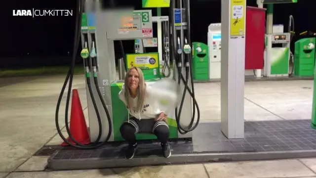 TANK & PISS | Dreister Public Piss an der Tankstelle