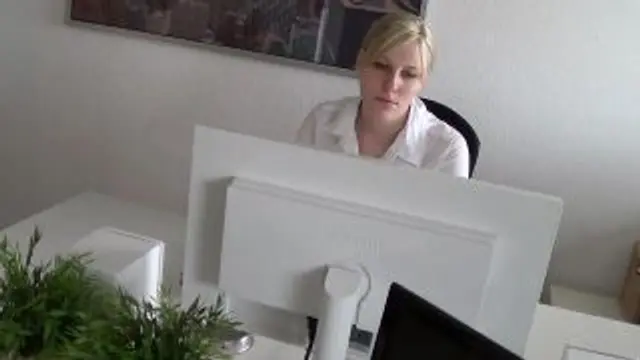 Userwunsch: Zigarette rauchen oben ohne