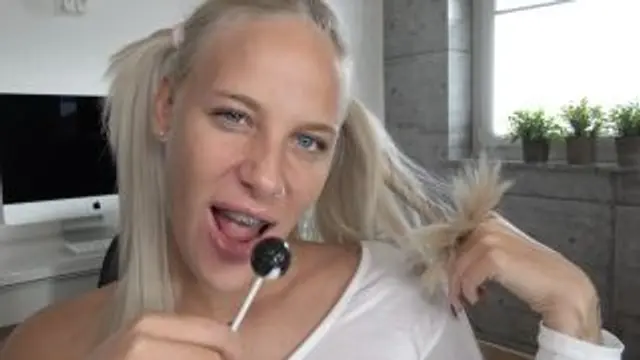 Vom Staubsauger Vertreter zerfickt und vollgespritzt