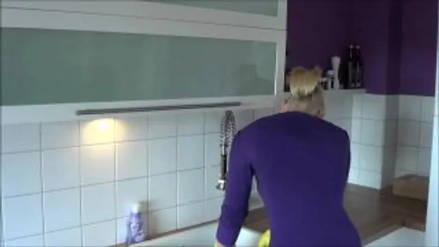 Wichsen mit Latex Haushaltshandschuhen