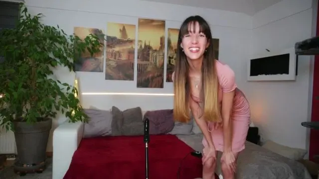 Extreme Penetration! Plug und Fickmaschine gleichzeitig!