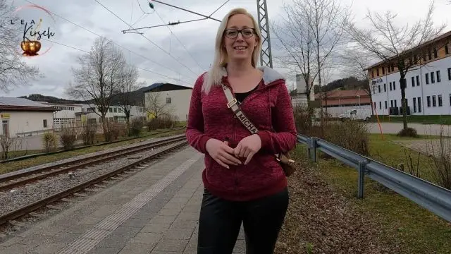 Spermawalk am Bahnhof! Abgeschleppt und vollgespritzt!