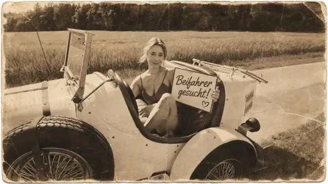 Beifahrer gesucht! Ficksüchtige Leni mit Cabrio Unterwegs!