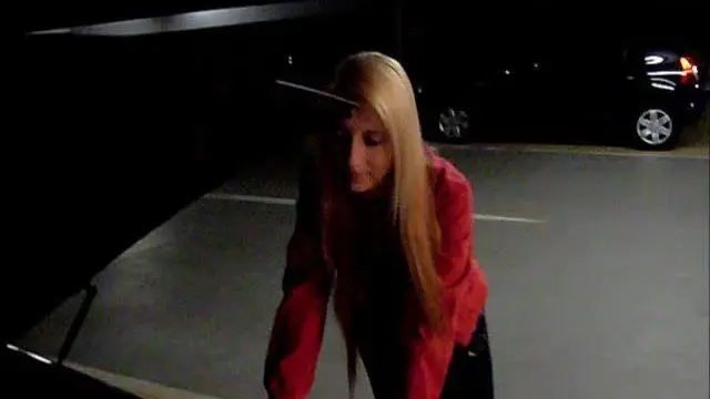 Im Parkhaus fremden Schwanz ge