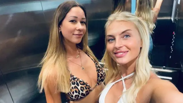 2 GIRLS vs 2 MEGA DILDOS!!!