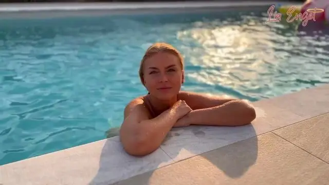 NACKT SCHWIMMEN & GEILER SEX