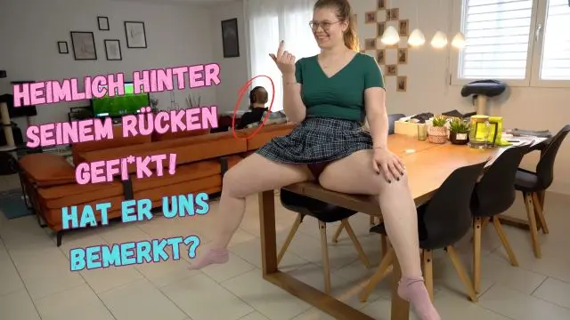 Heimlich hinter seinem Rücken gefickt! Hat er uns bemerkt?