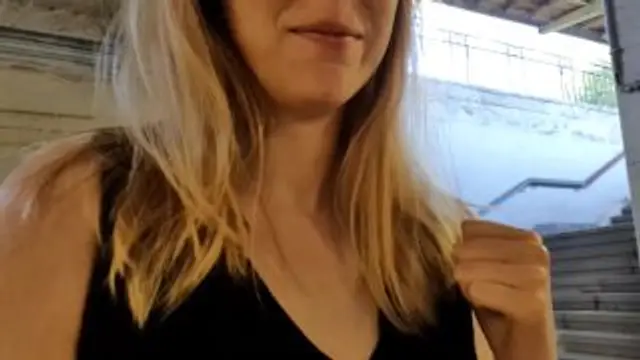 Bei Anruf....als Hobbyhure zum Bahnhof bestellt!!!!