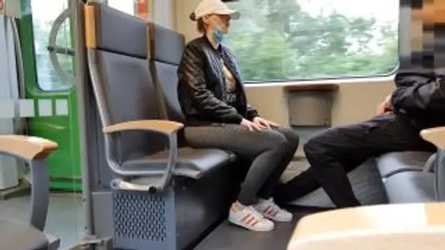 Megakrank! Schwanz  in der S-Bahn zum explodieren gebracht