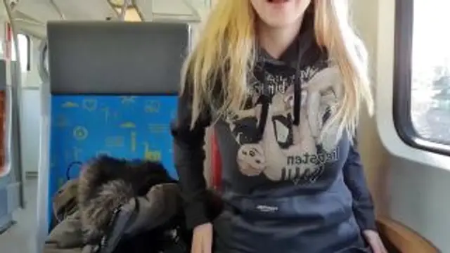 MEGAKRANK*Fahrgast dreht völlig durch und fickt mich im Zug