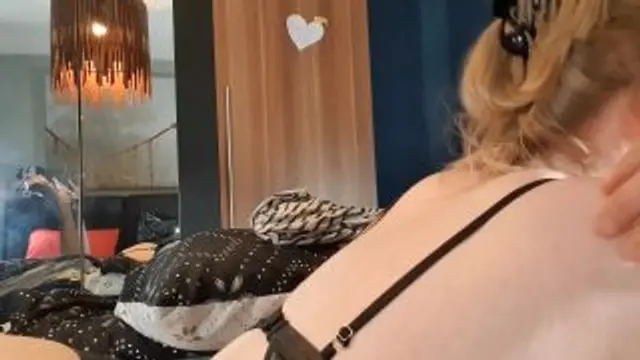 Reitstunde für unbeholfenen Mitbewohner