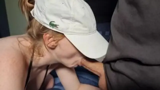 Tenny Fötzchen im Mikro Bikini gefickt!!!