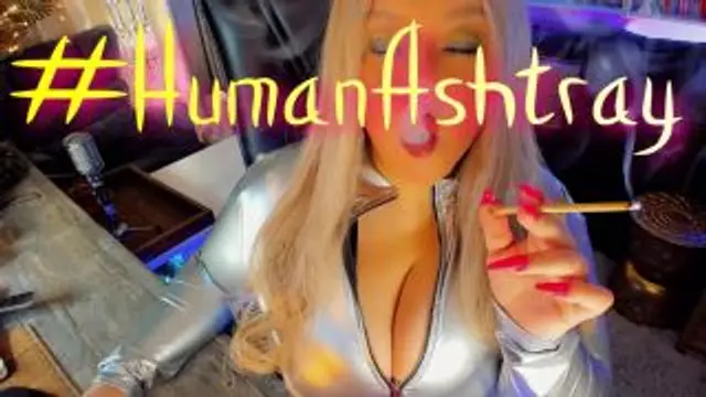 Mach den Mund auf, Schlampe! #RAUCHEN #MENSCHLICHERASCHENBECHER