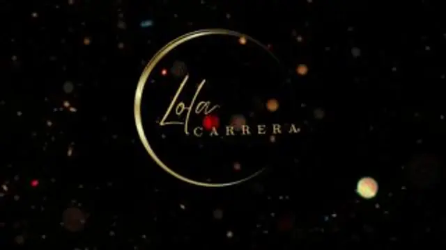 Die stoßgeile Lola lässt sich von ihrer Fickmaschine nehmen