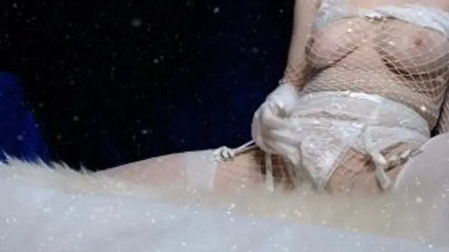 Die Schneekönigin - Part 02 - Ich mach meine Löcher feucht