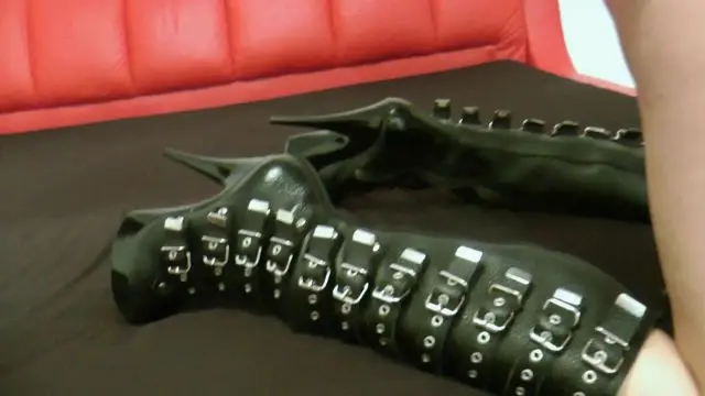 Hure in Hals und Fotze gebumst