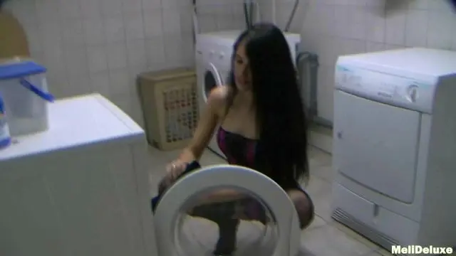 Kellerfick mit jungen Nachbarn