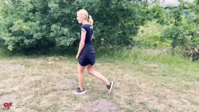 Heimlich beim Wasserlassen beobachtet!!