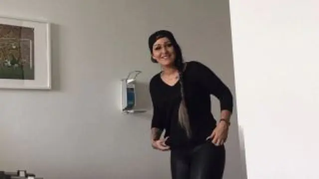 Abspritzhilfe im Krankenhaus - Spermafontäne