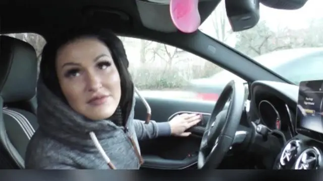 Anhalter fickt mich! Pasant erwischt uns!