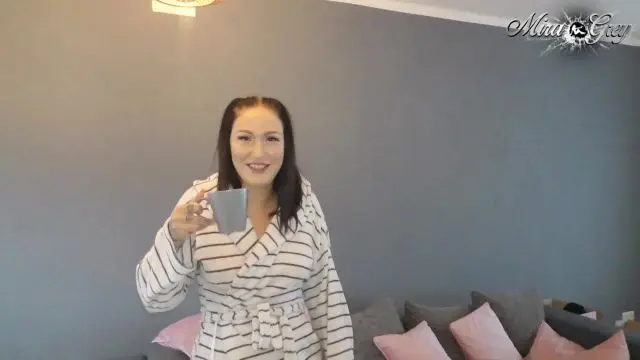 Die heiße Fotze immer geil !