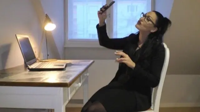 Mein Chef ist sauer aber steht auf Nylons !