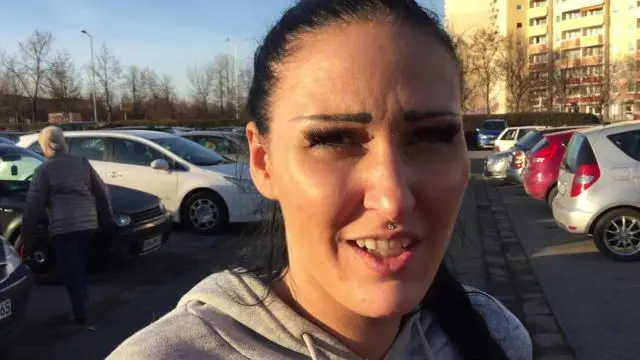 Mitten in der Stadt gepisst