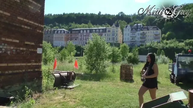 Sommerfrische Spermafresse - draußen ficken ist geil !