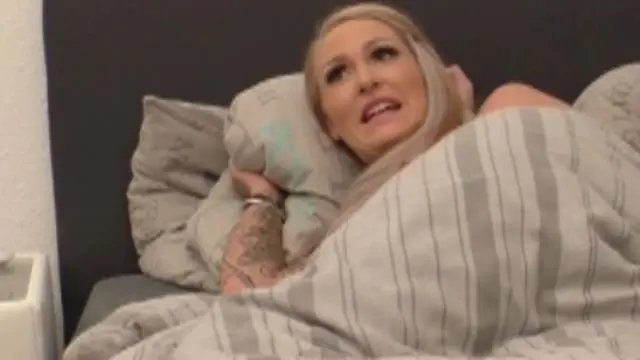 Ups - Bett der Eltern voll gesquirtet