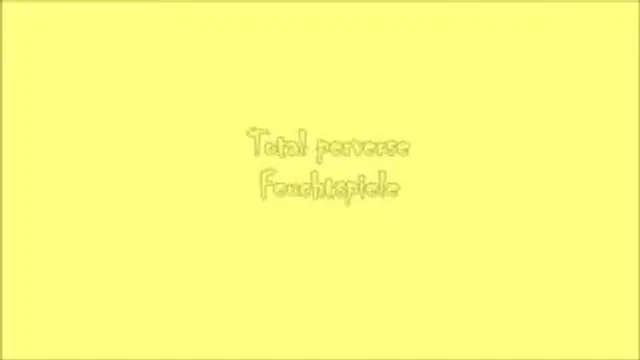 In die Muschi reingepisst & dabei squirtet sie