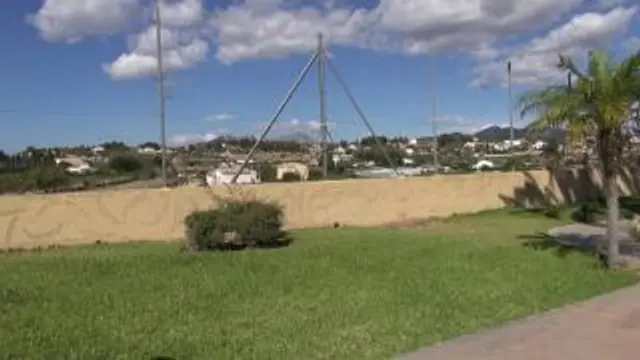 2 nackte Girls unter der Sonne