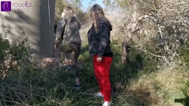 Und der nächste geile Public Double Piss mit Dirty-Tina!