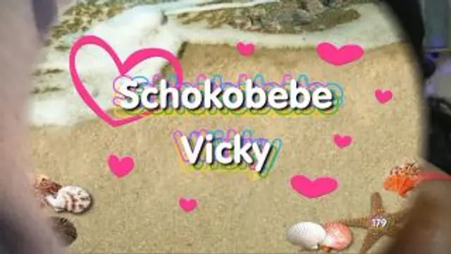 Geile Herrenrunde verpasst Schokobebe einen Spermacocktail.