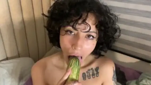 Ich glaube, Gemüse ist meine letzte Option I NEED TO FUCK