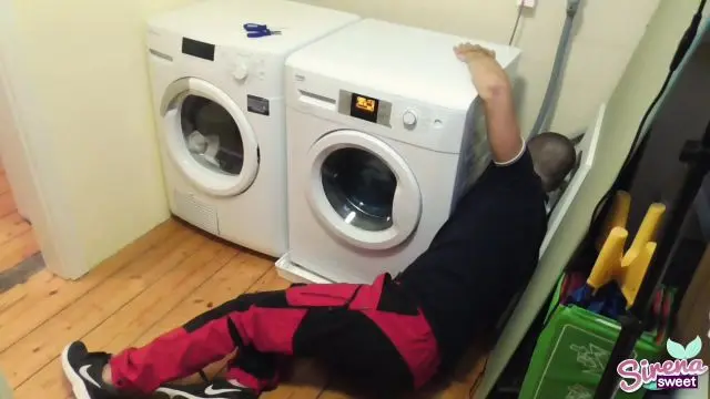 Spritziger Zeitvertreib mit Handwerker