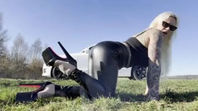 LATEX DIVA Spritz & fickgeil!!!