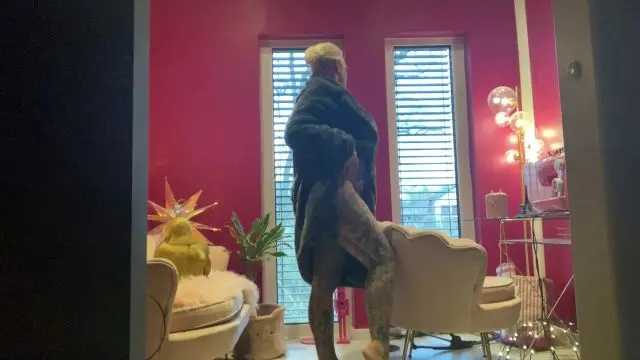 SPLITTERFASERNACKT vom Pelz umschmeichelt