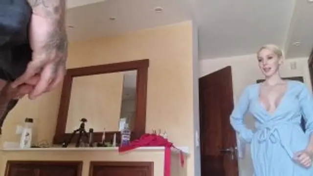 Stiefdaddy beim wichsen erwischt benutz meine jungen Löcher!