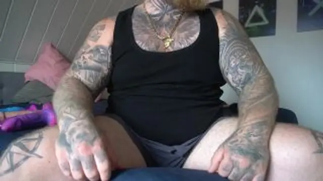 Stiefpapa zerfickt mein Loch mit den Dildos weil ich eine sc