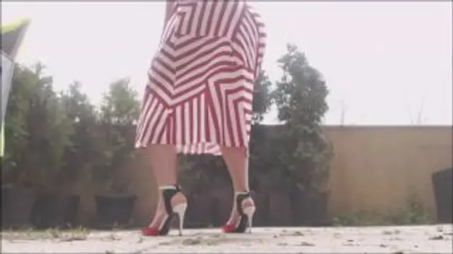 Mix piss in a glass, with drinking, in public and others