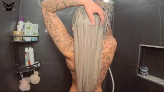 Spritziges Ducherlebnis mit Susi