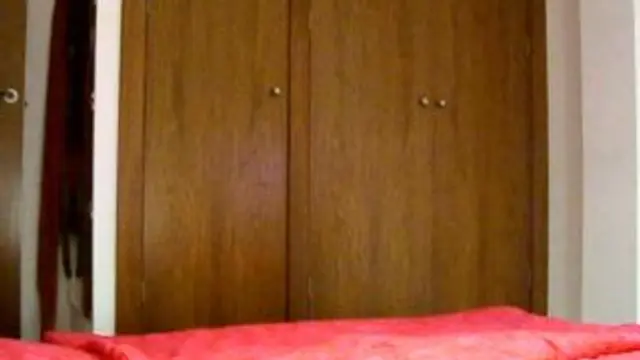 weit geöffnete Schenkel