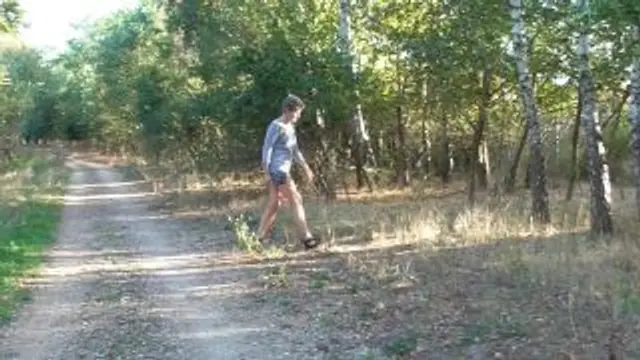 Mit dem Maiskolben am See