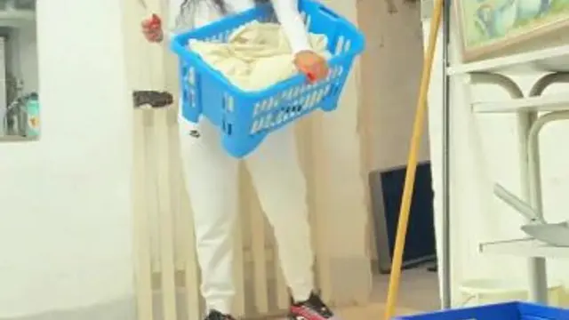 EINBRECHER MIT STURMMASKE FICKT MEIN MAUL XX MEINE PUSSY!!