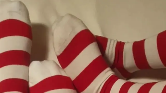 Tyra Ride & Ria Rosa KNEESOCKS spiele im Bett