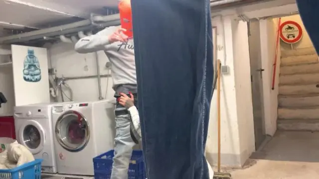 VOYEUR SCHAUT HEIMILICH ZU WIE MEIN NACHBAR MICH FICKT!