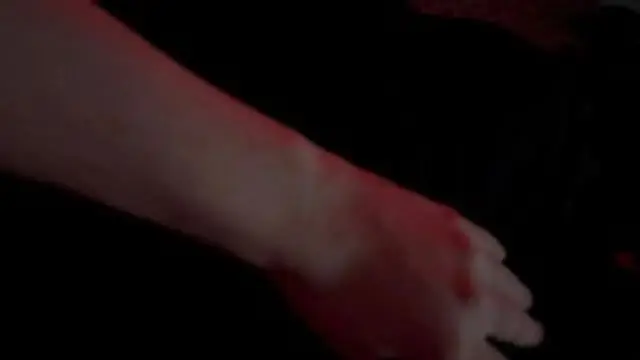 Mein Freund quetscht meine Möpse